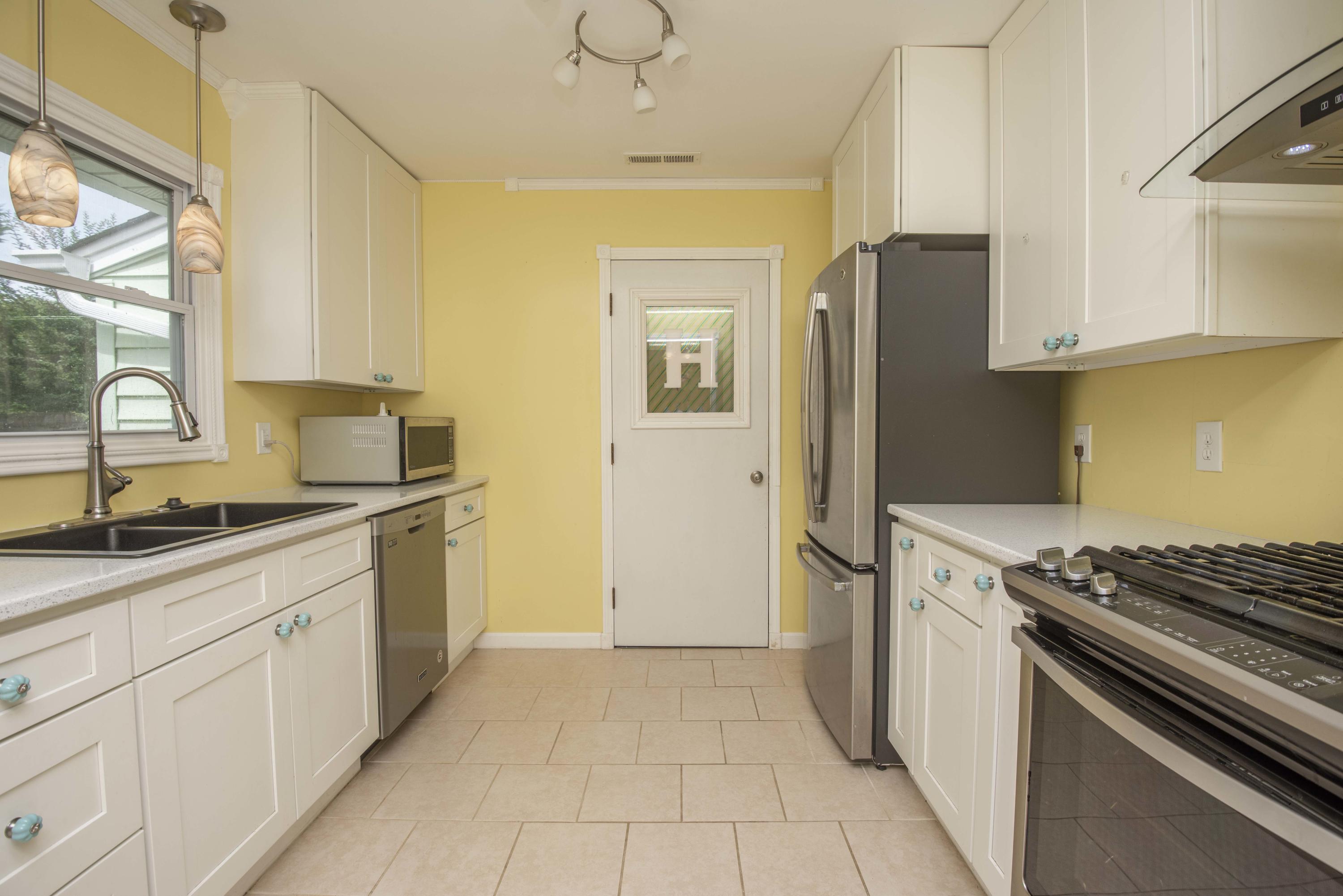 102 Lawrence Lane Oak Ridge, TN 37830 - Photo 14 of 32 kitchen 4_1