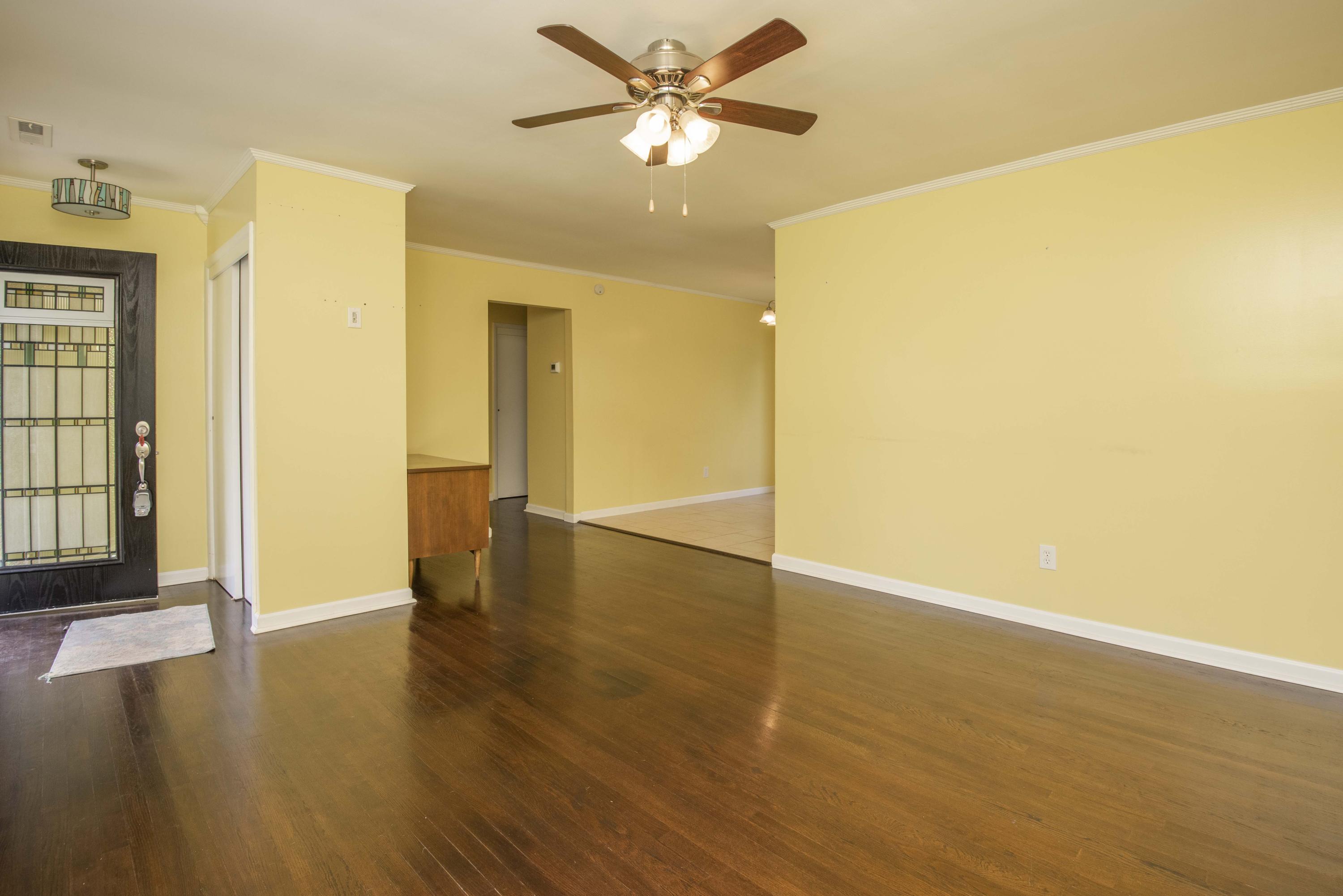 102 Lawrence Lane Oak Ridge, TN 37830 - Photo 10 of 32 living 1_1
