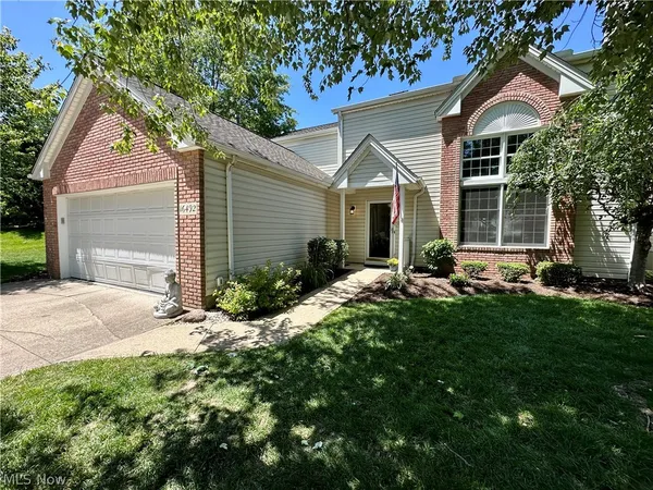 $349,900 | 16492 Sunwood Ovl, Strongsville, OH 44136