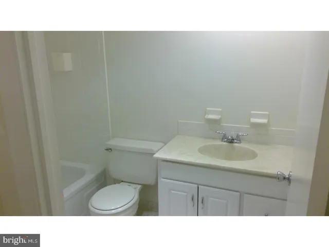 a black and white photo of a room