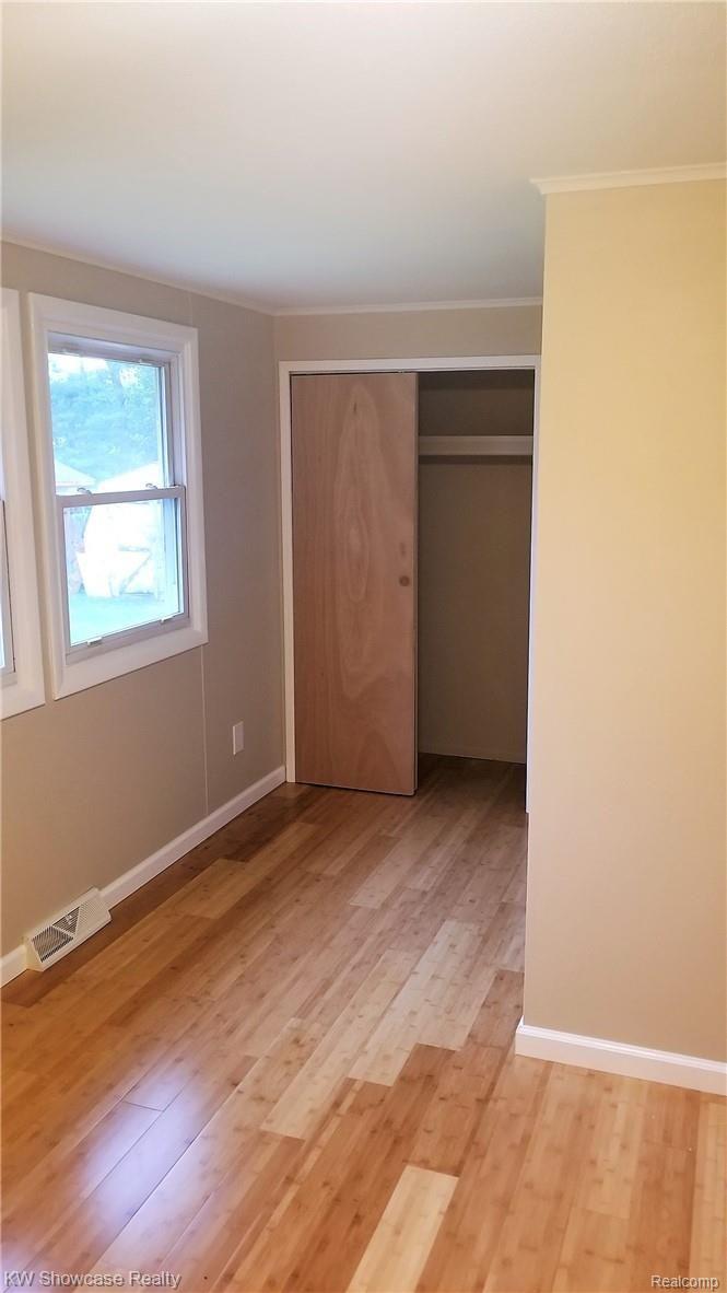 697 Snyder Road Highland, MI 48357 - Photo 19 of 23 20180925_092200.jpg