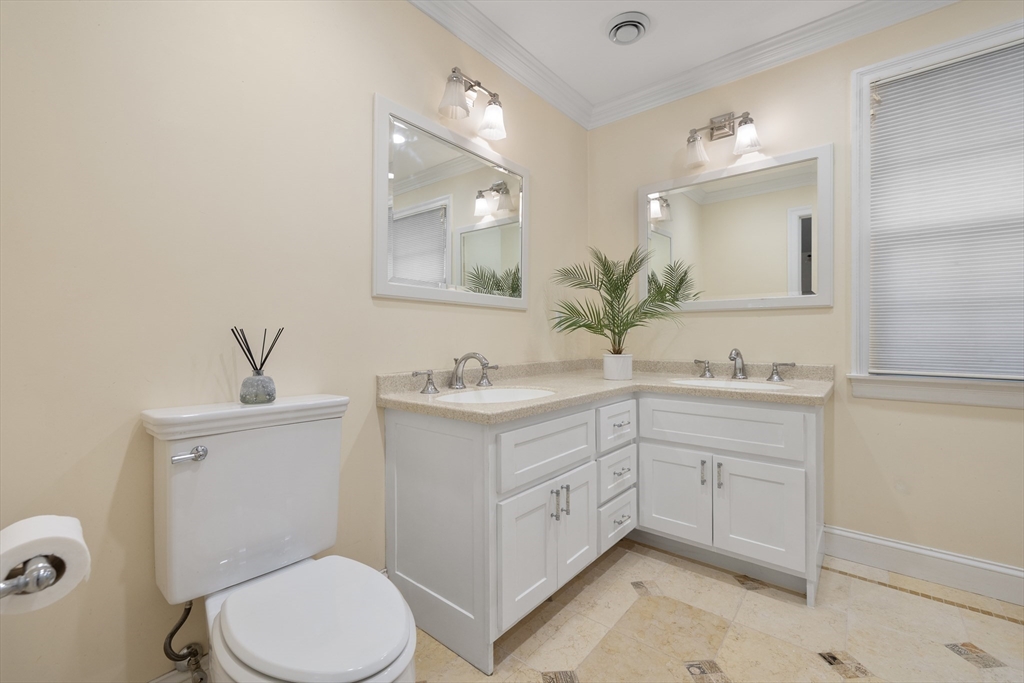 241 Ridge Street Winchester, MA 01890 - Photo 17 of 39