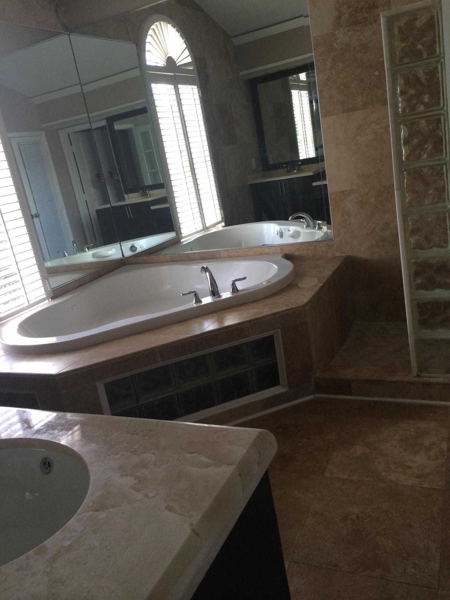 21438 St Andrews Grand Circle, Unit 4 Boca Raton, FL 33486 - Photo 4 of 5 St Andrews Master Bath 1.jpg