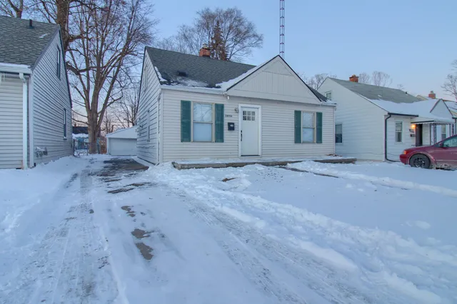 $159,900 | 24056 Lehigh Street, Dearborn Heights, MI 48125