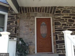 $1,600 | 125-125 Elmwood Avenue, Unit A, Narberth, PA 19072