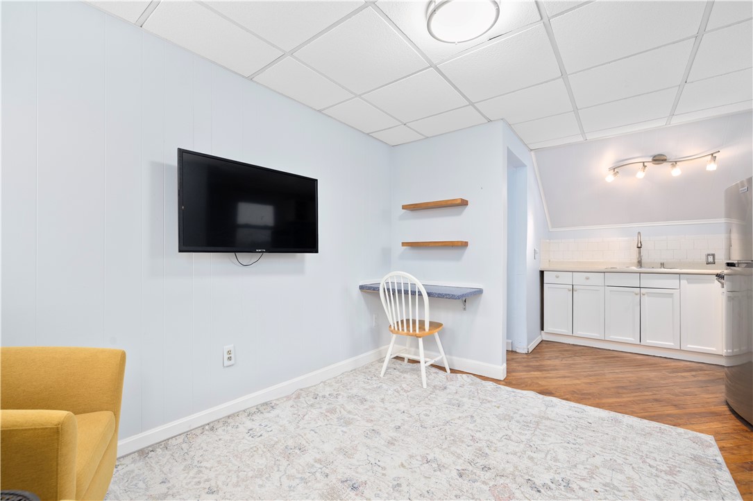 4 Rego Road Middletown, RI 02842 - Photo 3 of 19