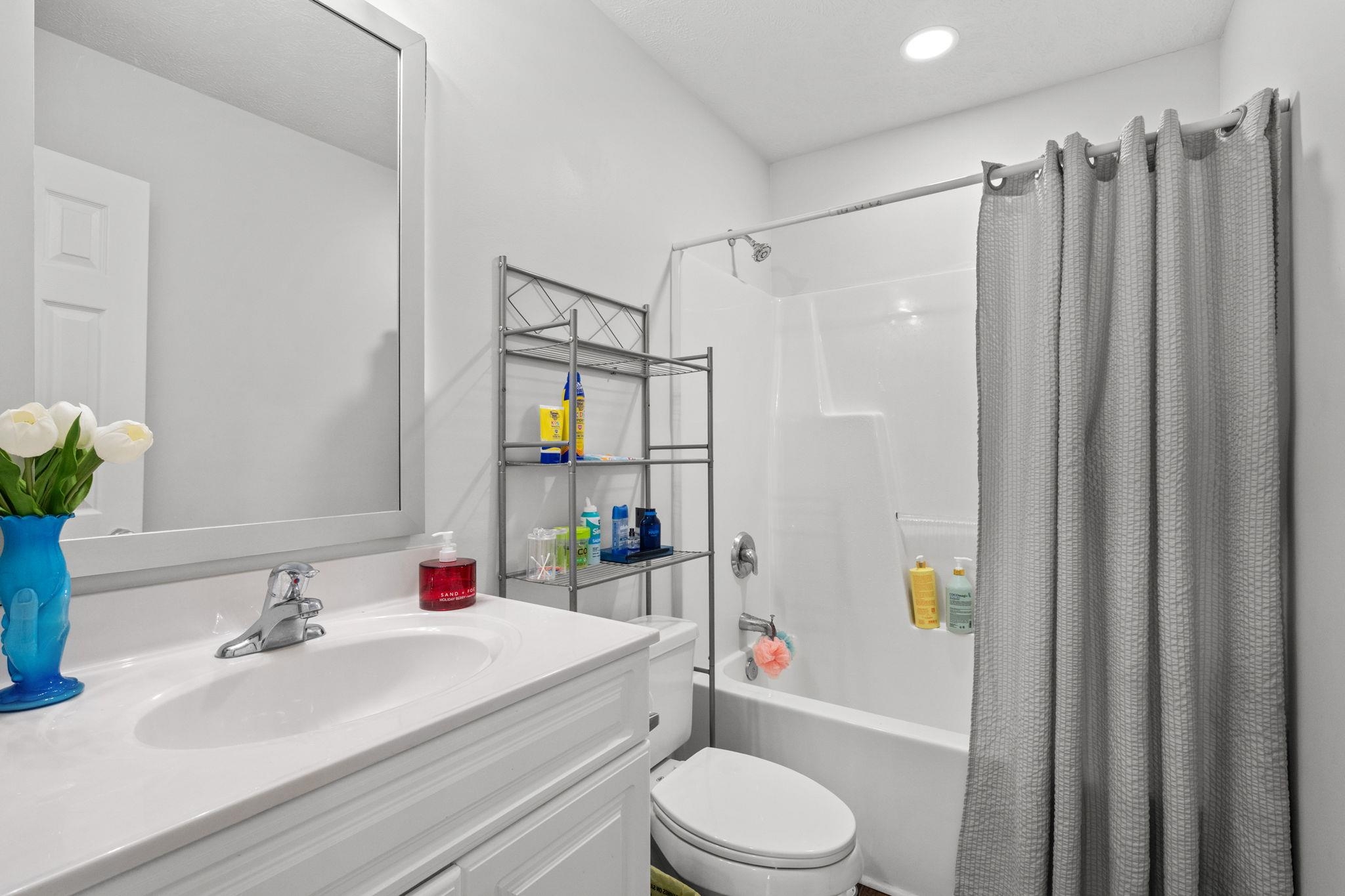 452 West Perry Road Myrtle Beach, SC 29579 - Photo 22 of 26 Full bath featuring shower / tub combo and vanity