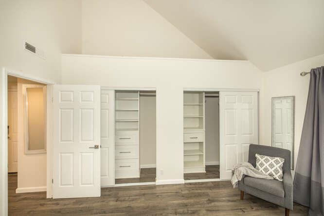 2601 Willowbrook Lane, Unit 6 Aptos, CA 95003 - Photo 30 of 43 a living room with furniture and wooden floor