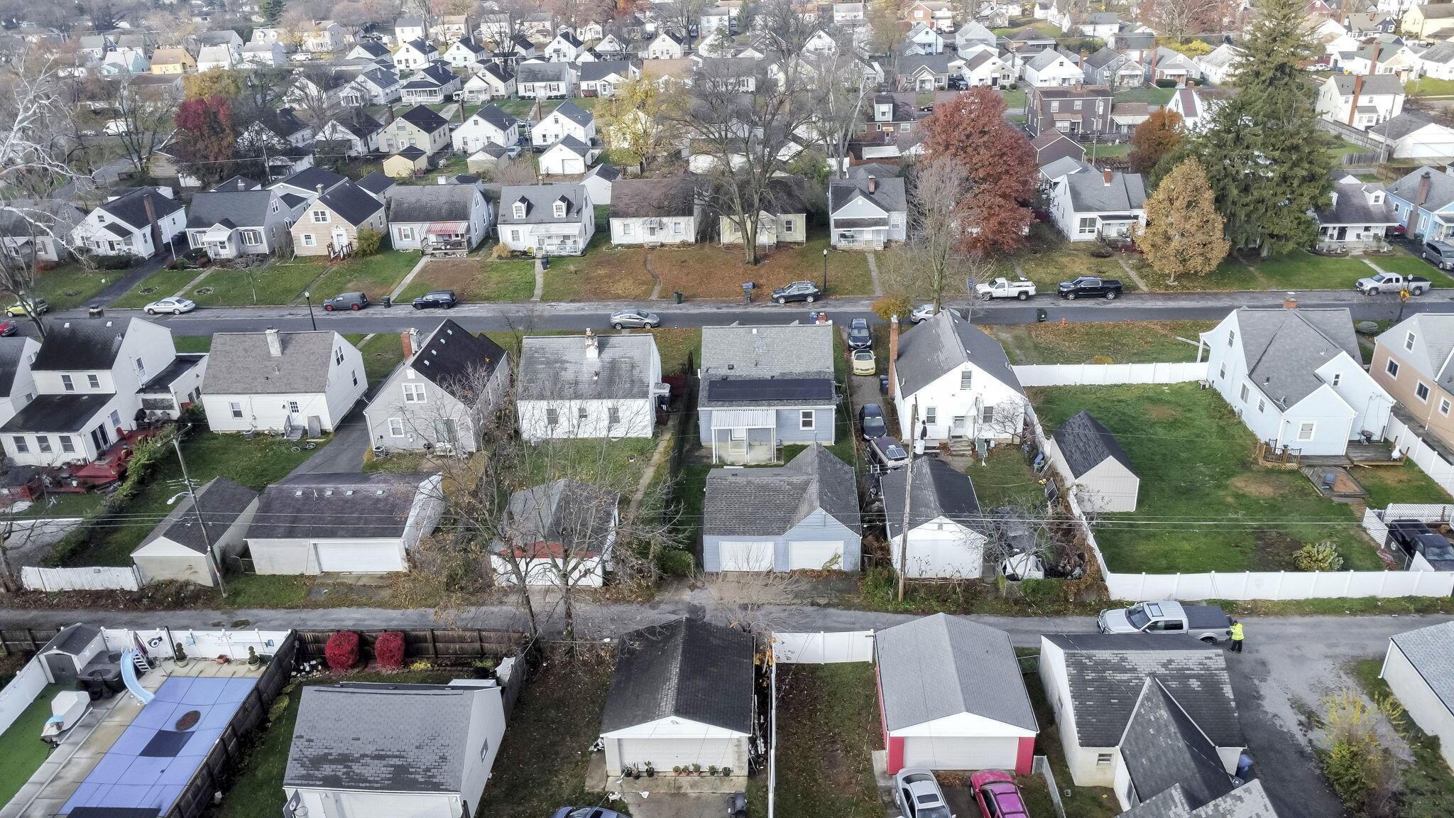 814 Chestershire Road Columbus, OH 43204 - Photo 46 of 51 46-web-or-mls-814-chestershire-rd