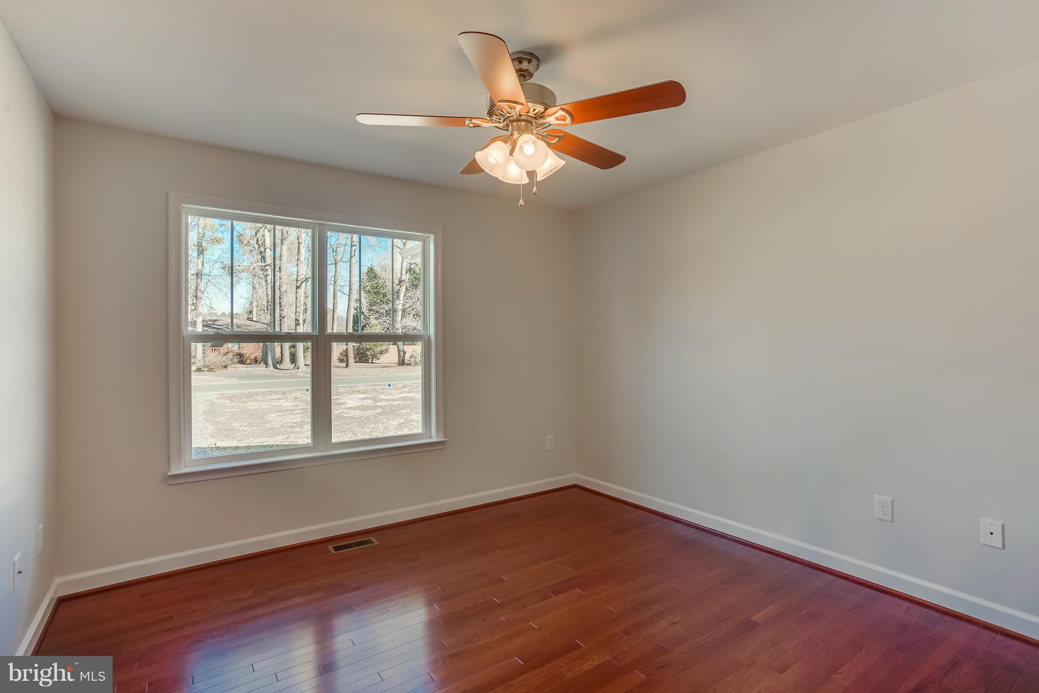 7 Columbia Road Colonial Beach, VA 22443 - Photo 13 of 24 Bedroom - Choose Paint Color & Flooring - a