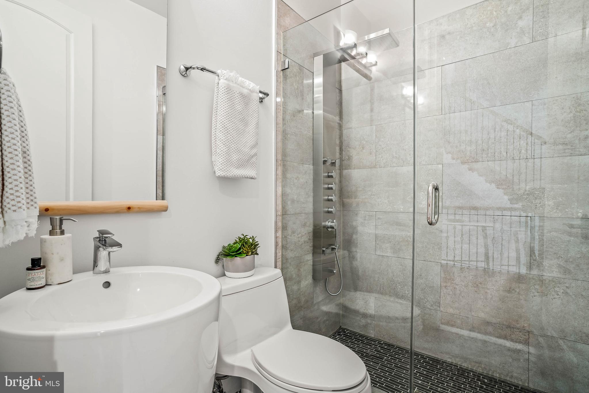 4415 P Street Northwest Washington, DC 20007 - Photo 18 of 61 Main level bathroom