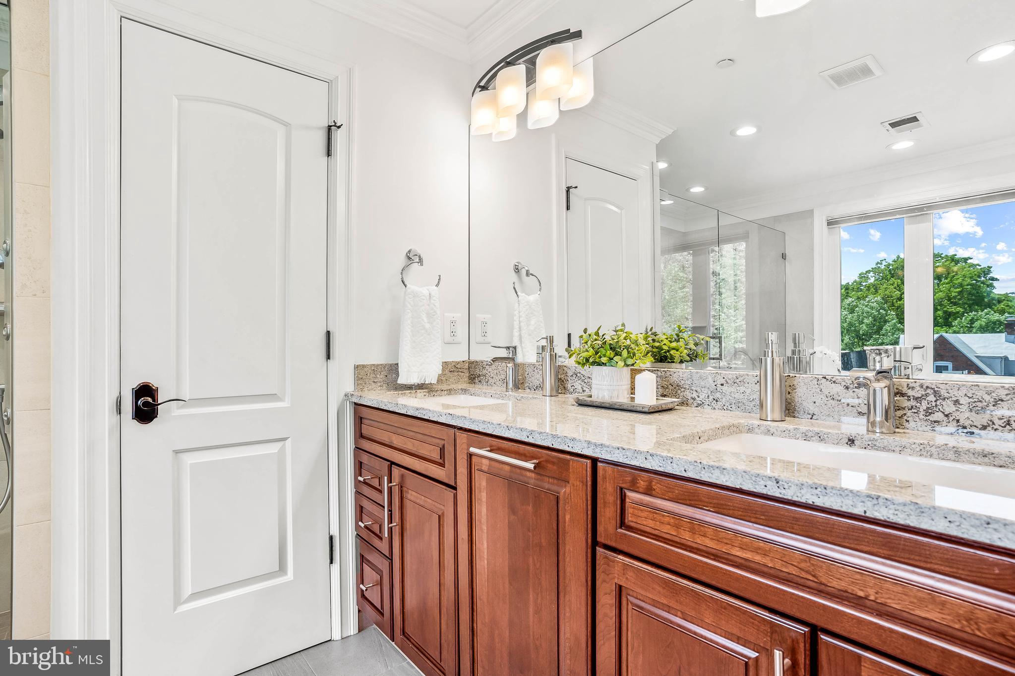 4415 P Street Northwest Washington, DC 20007 - Photo 36 of 61 Owner's bathroom