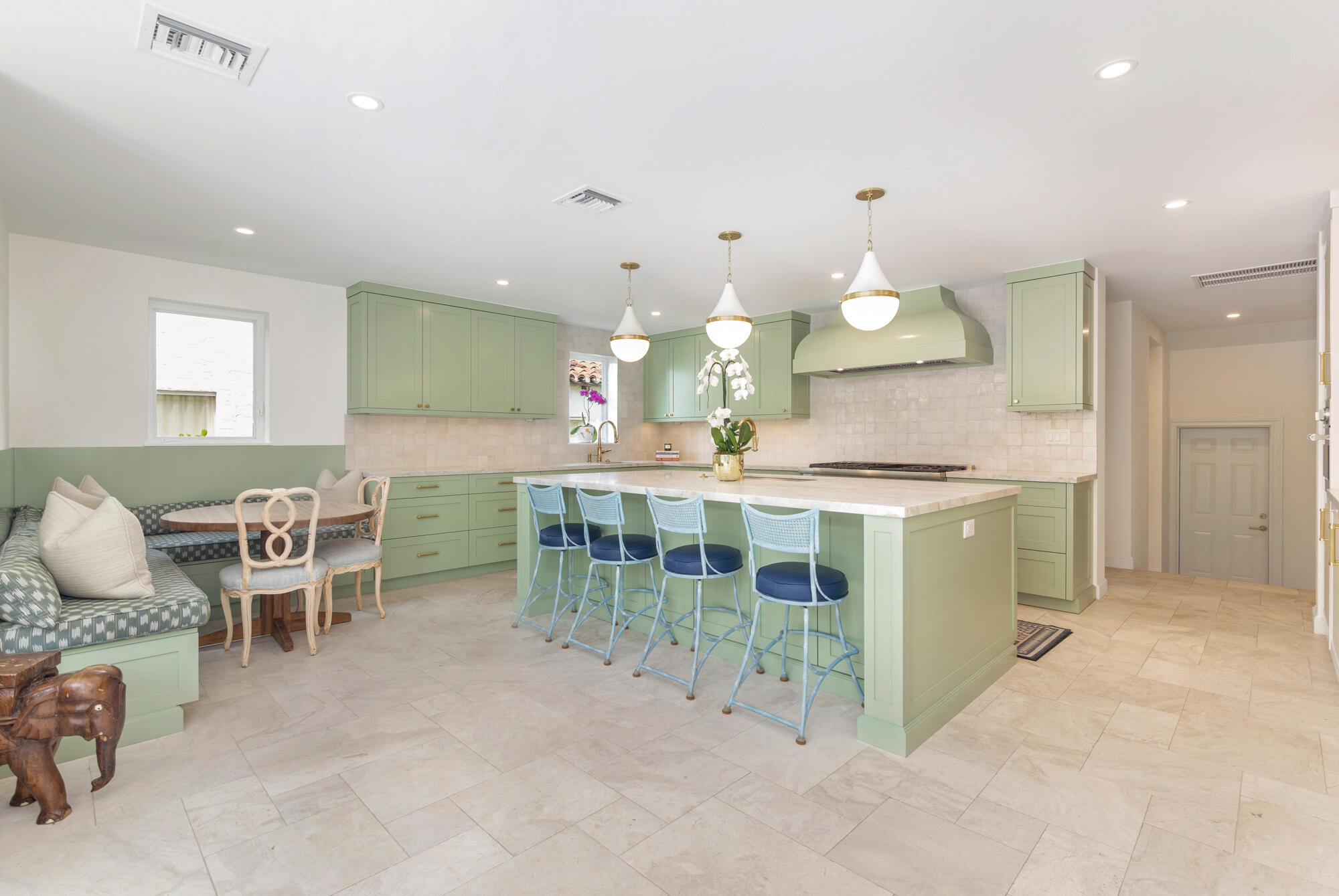 250 Murray Road West Palm Beach, FL 33405 - Photo 11 of 46 Kitchen