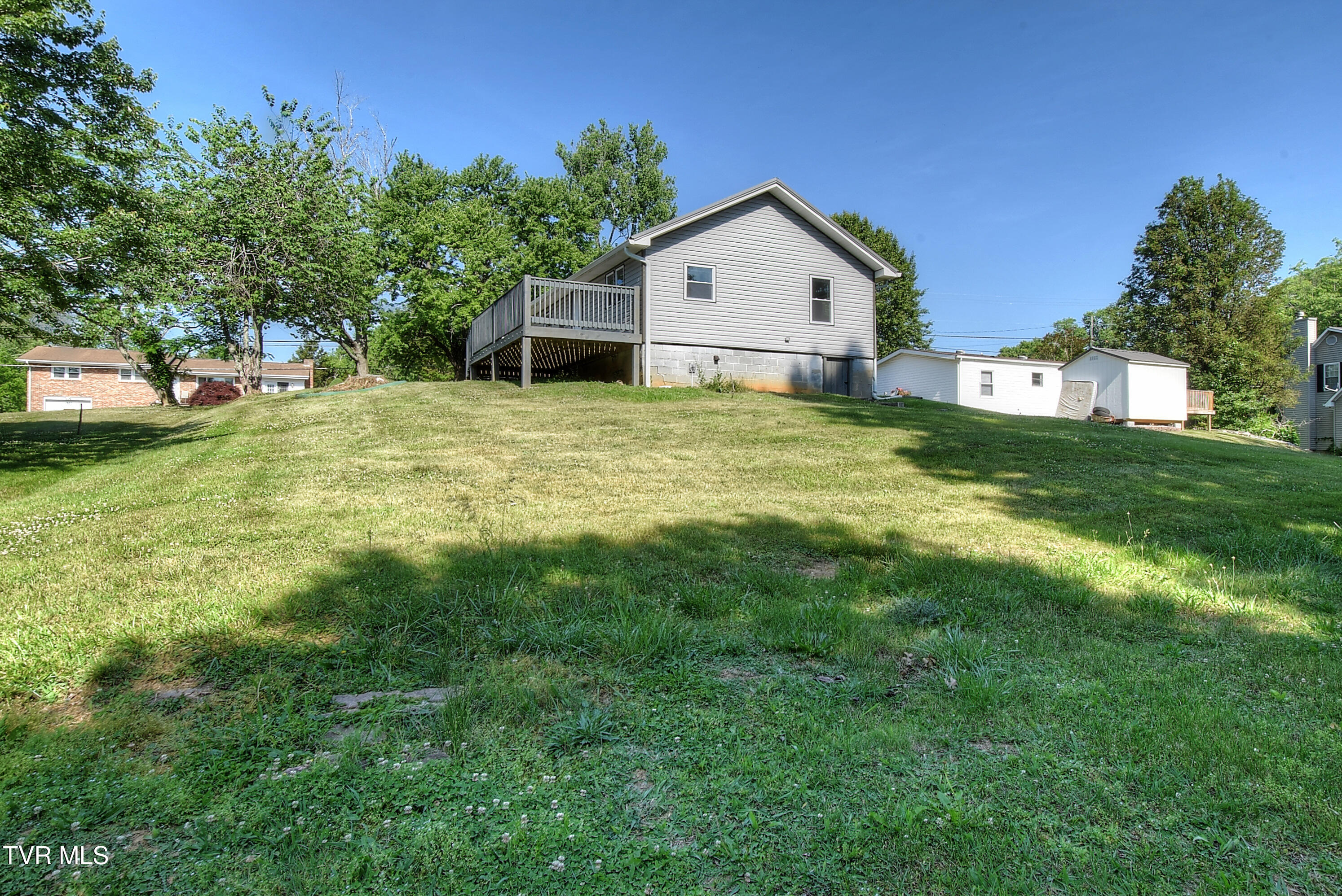 124 Fairridge Road Johnson City, TN 37604 - Photo 34 of 38 32