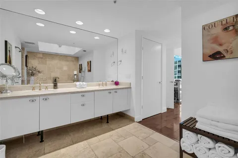 $1,295,000 | 333 Las Olas Way, Unit 3006, Fort Lauderdale, FL 33301