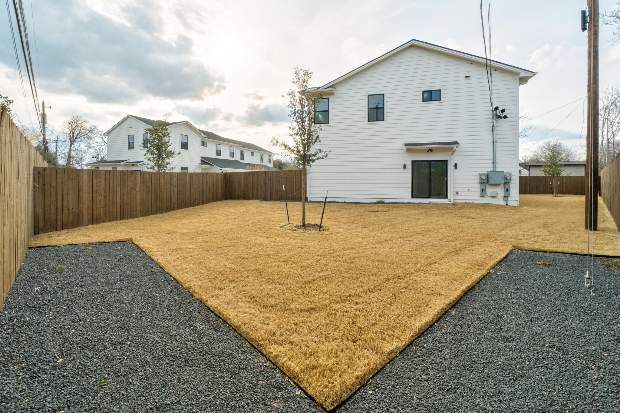 1500 Sylvan Glade, Unit 1B Austin, TX 78745 - Photo 26 of 29 a backyard of a house