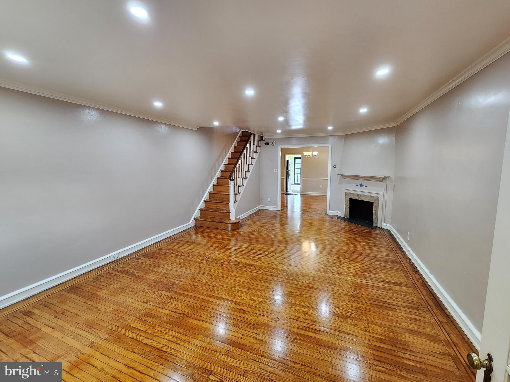 2320 79th Avenue Philadelphia, PA 19150 - Photo 8 of 26 Spacious Living room