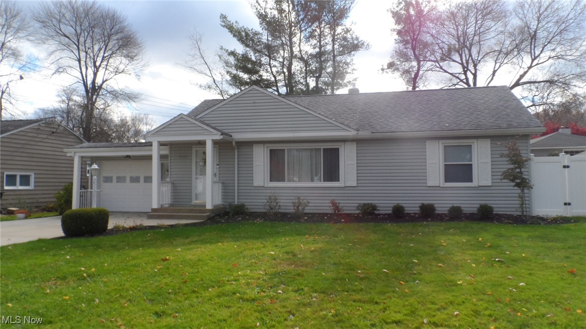 2542 Carson Road Fairlawn, OH 44333 - Photo 24 of 28 View of front of home featuring a front yard