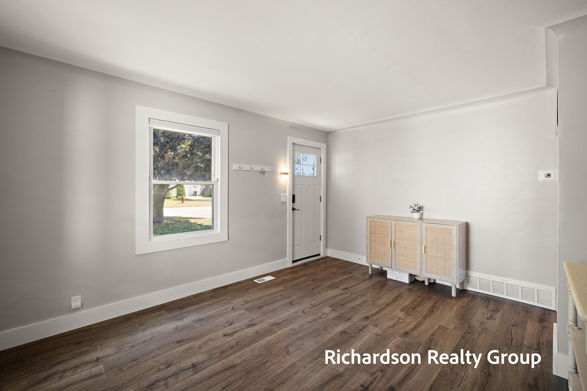 1949 Letart Avenue Muskegon, MI 49441 - Photo 5 of 45 1G1A6108