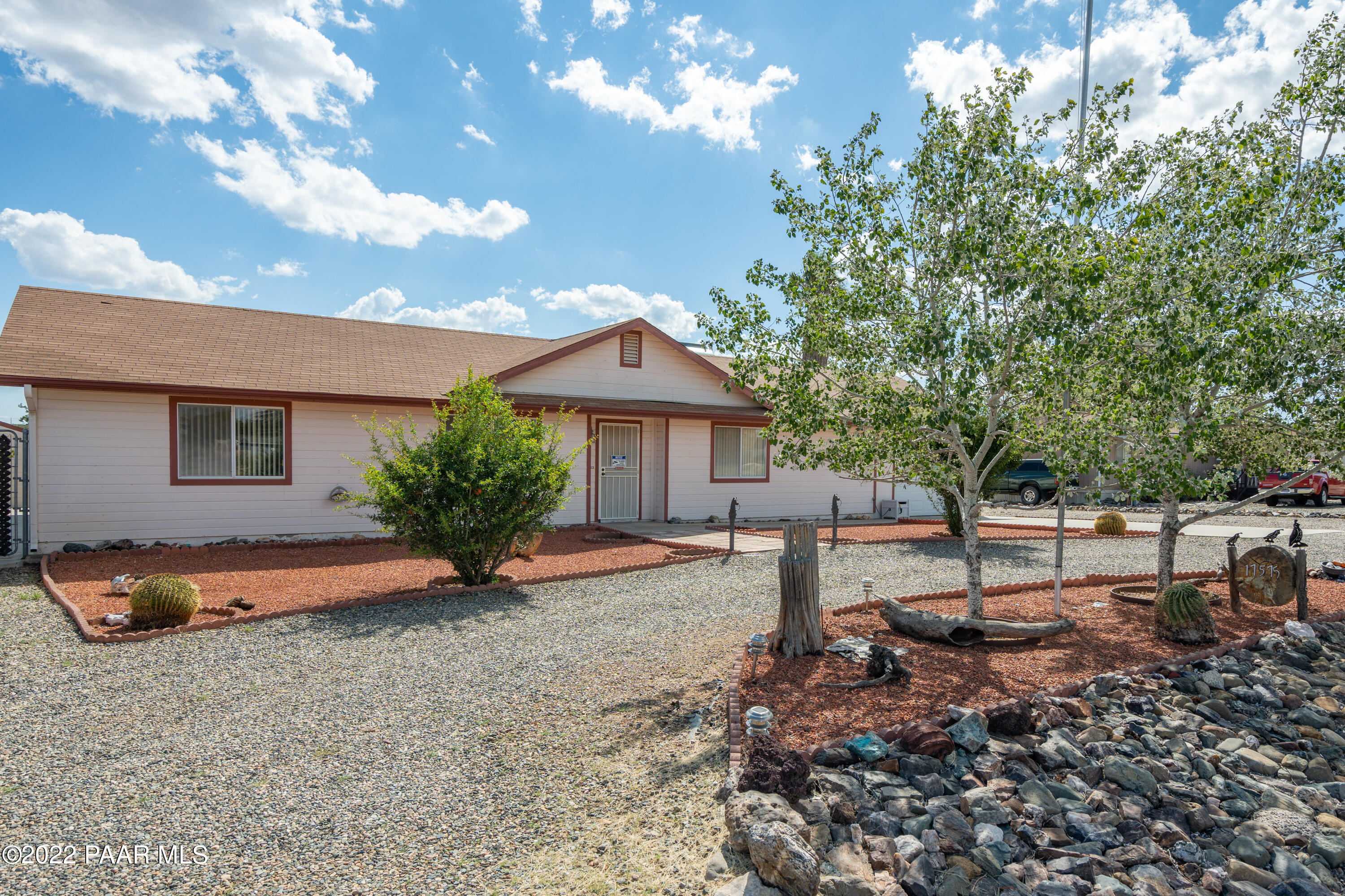 17575 East Trails End Road Mayer, AZ 86333 - Photo 3 of 35 DSC00470