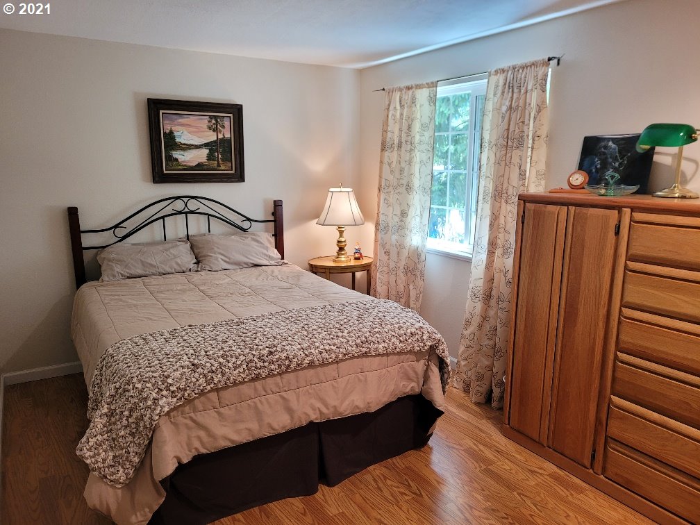 6571 E Street Springfield, OR 97478 - Photo 4 of 11