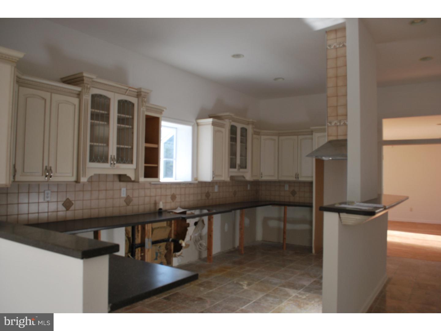 448 Magnolia Road Pemberton, NJ 08068 - Photo 3 of 20 Kitchen