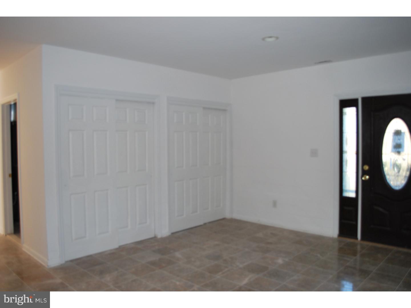 448 Magnolia Road Pemberton, NJ 08068 - Photo 10 of 20 Foyer