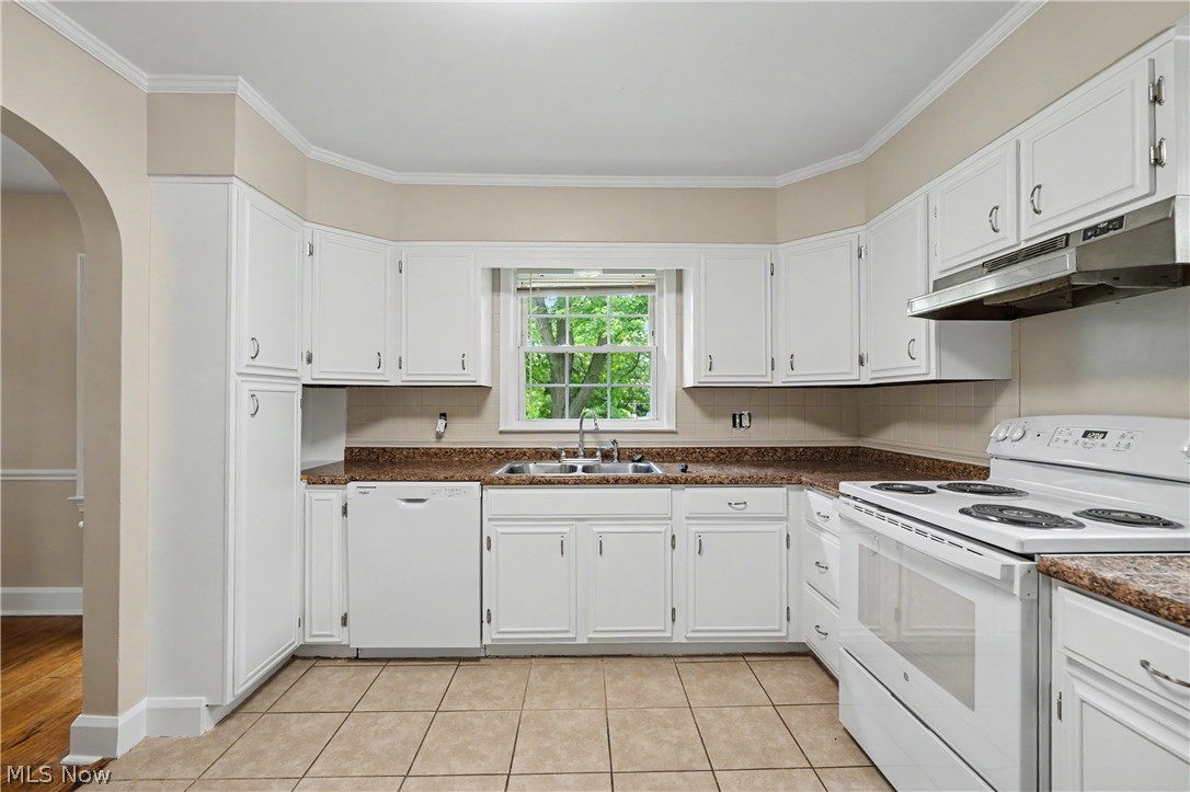 1808 West Comet Road New Franklin, OH 44614 - Photo 9 of 17