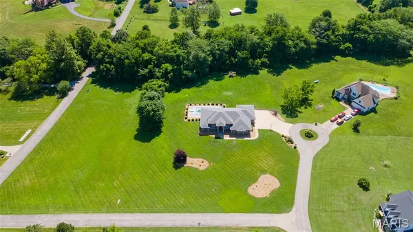 $759,000 | 157 End Zone Road, Jackson, MO 63755