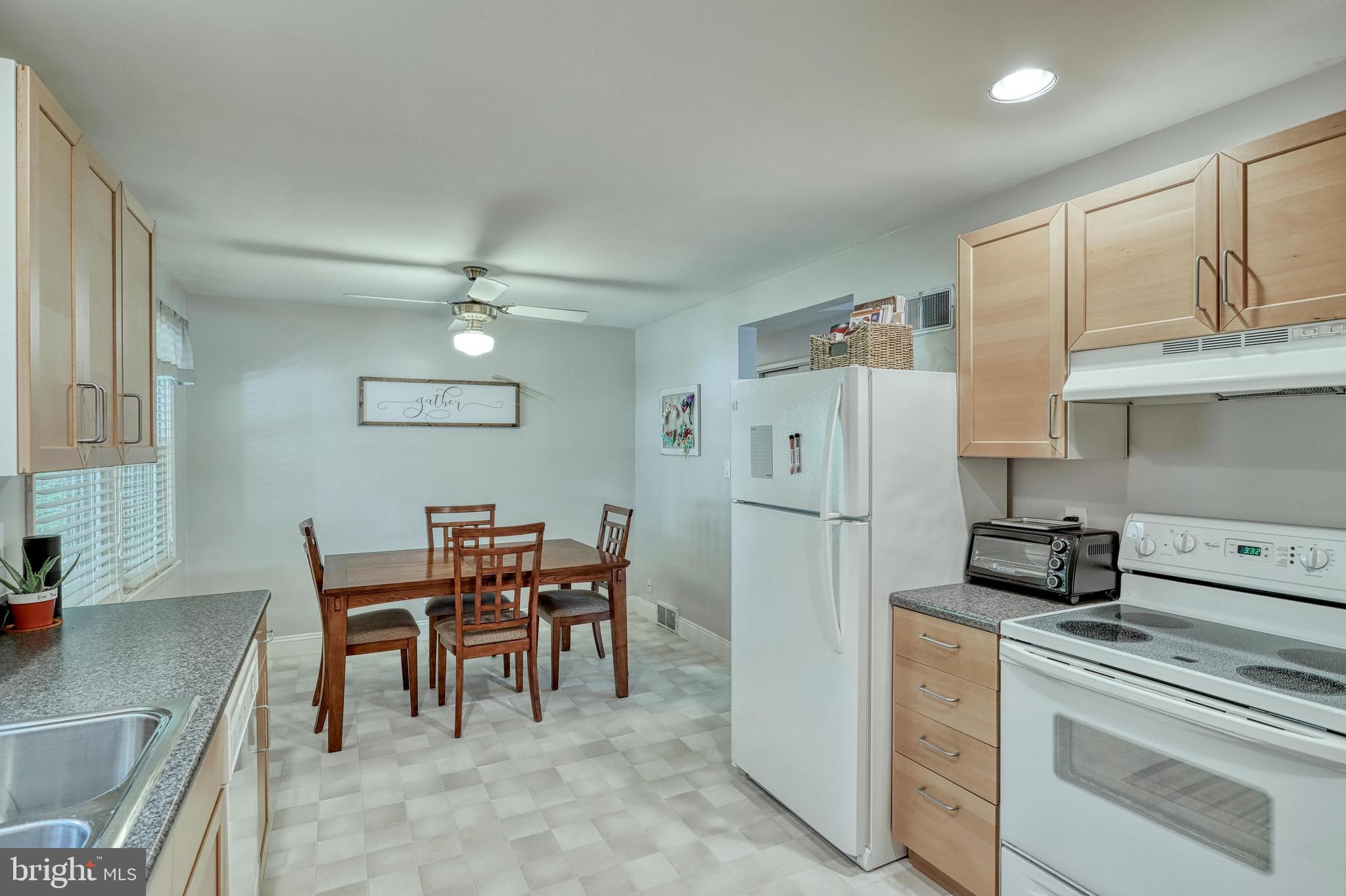 2437 Cambridge Road York, PA 17402 - Photo 17 of 33 Gallery Image 17