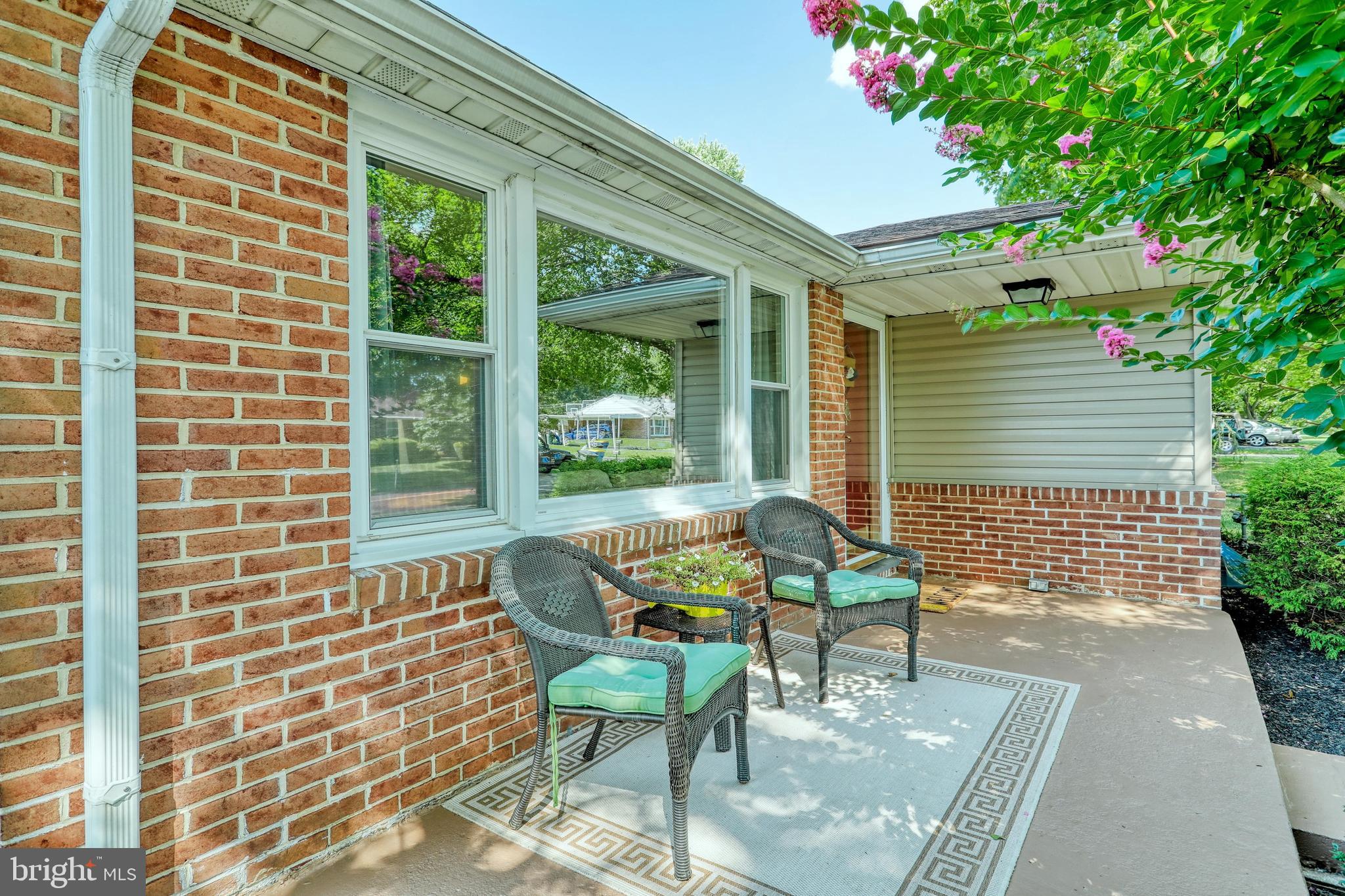 2437 Cambridge Road York, PA 17402 - Photo 4 of 33 Gallery Image 4