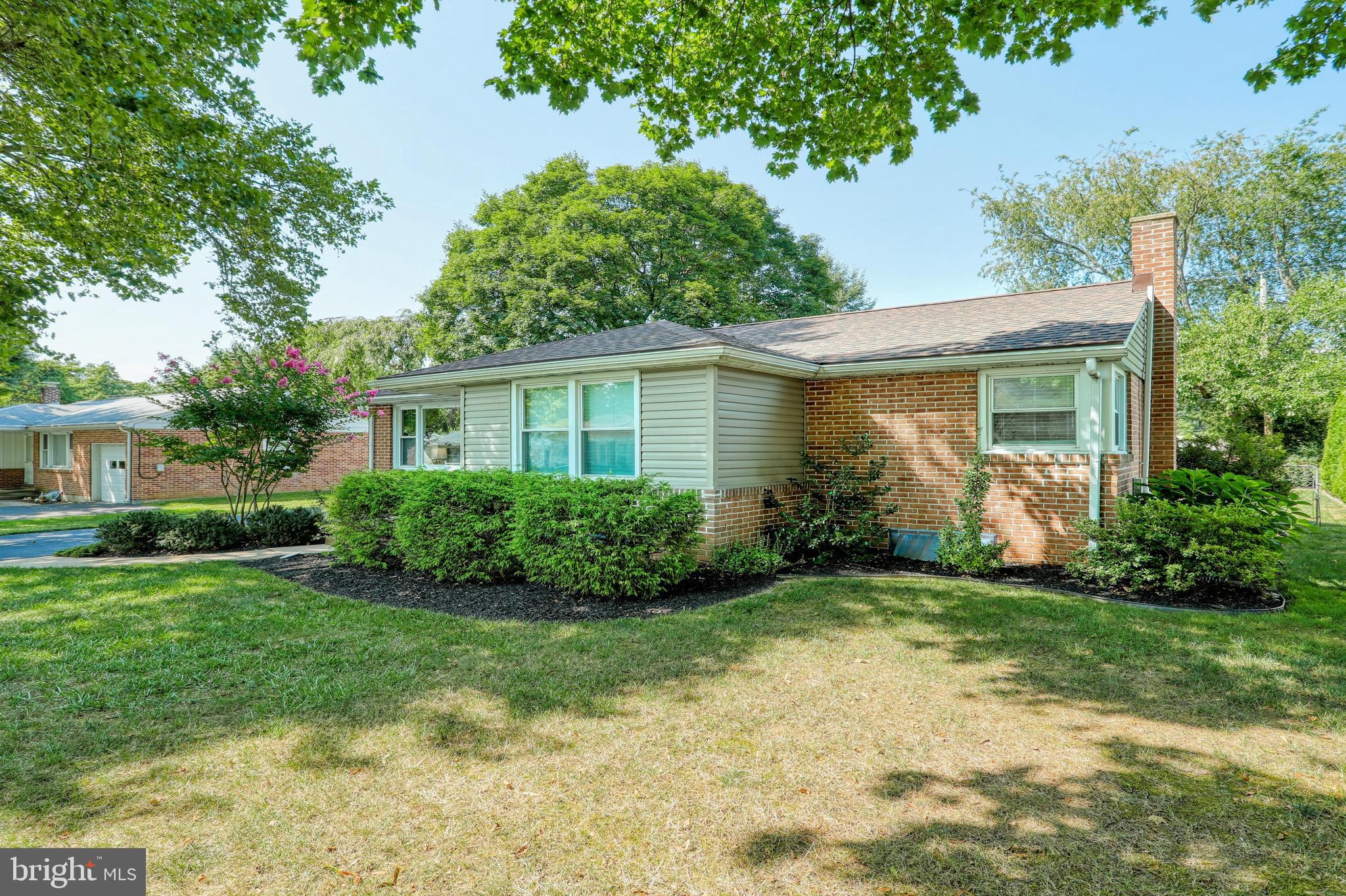2437 Cambridge Road York, PA 17402 - Photo 5 of 33 Gallery Image 5