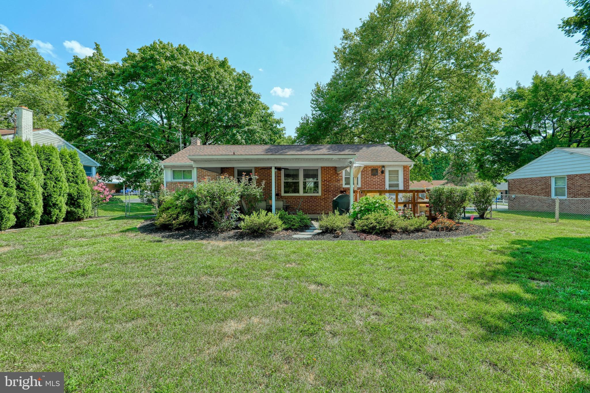 2437 Cambridge Road York, PA 17402 - Photo 6 of 33 Gallery Image 6
