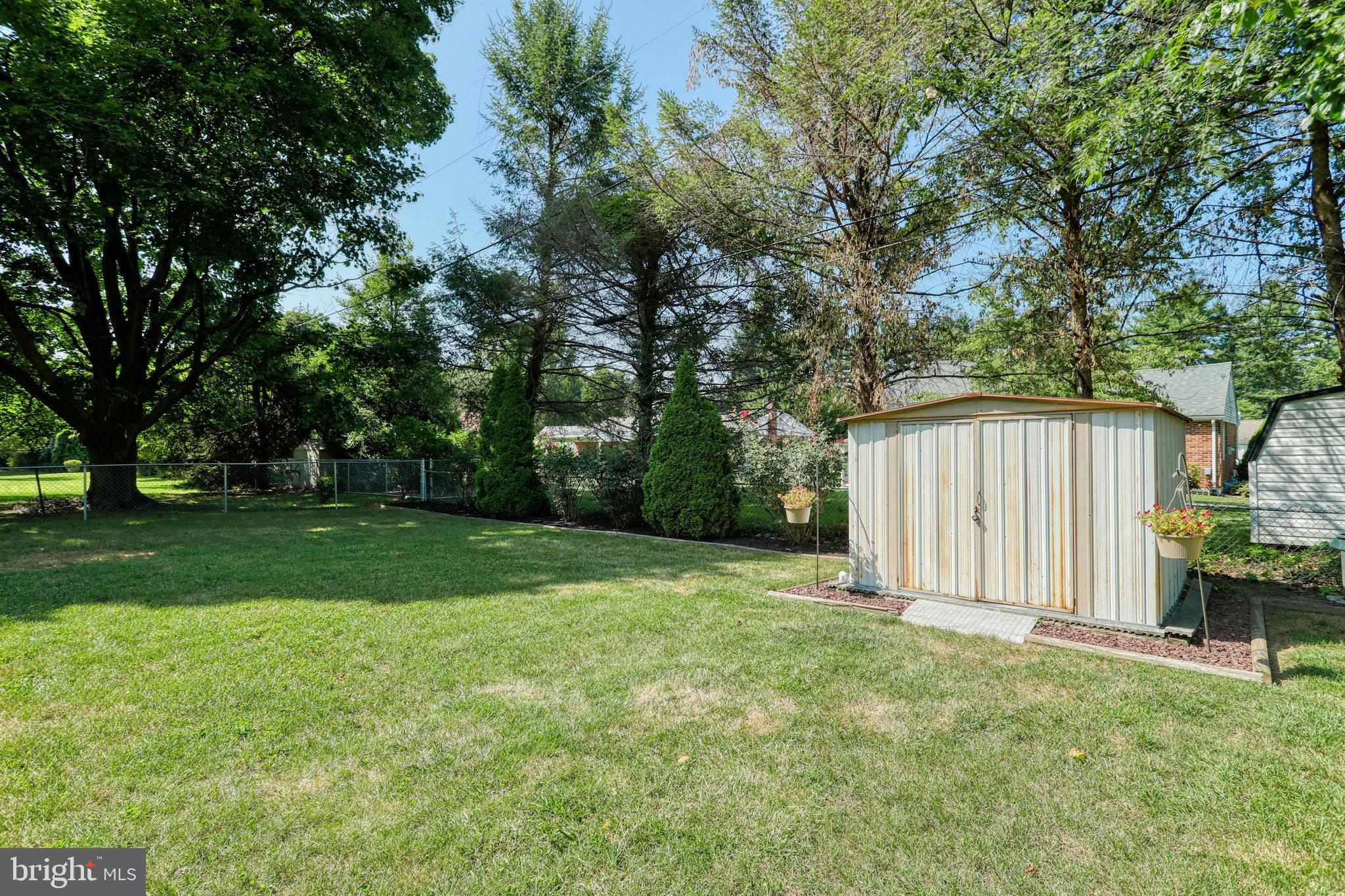 2437 Cambridge Road York, PA 17402 - Photo 8 of 33 Gallery Image 8