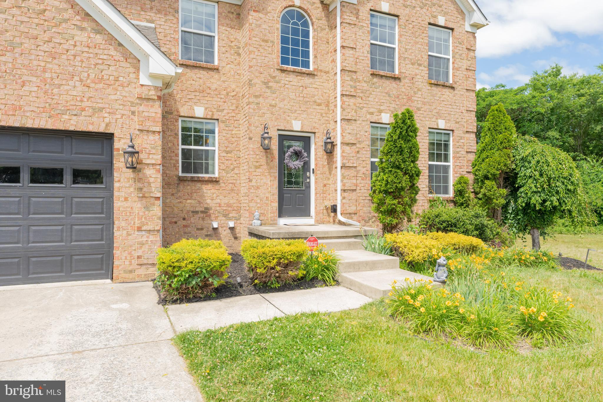 653 Chews Landing Road Sicklerville, NJ 08081 - Photo 2 of 59 Front