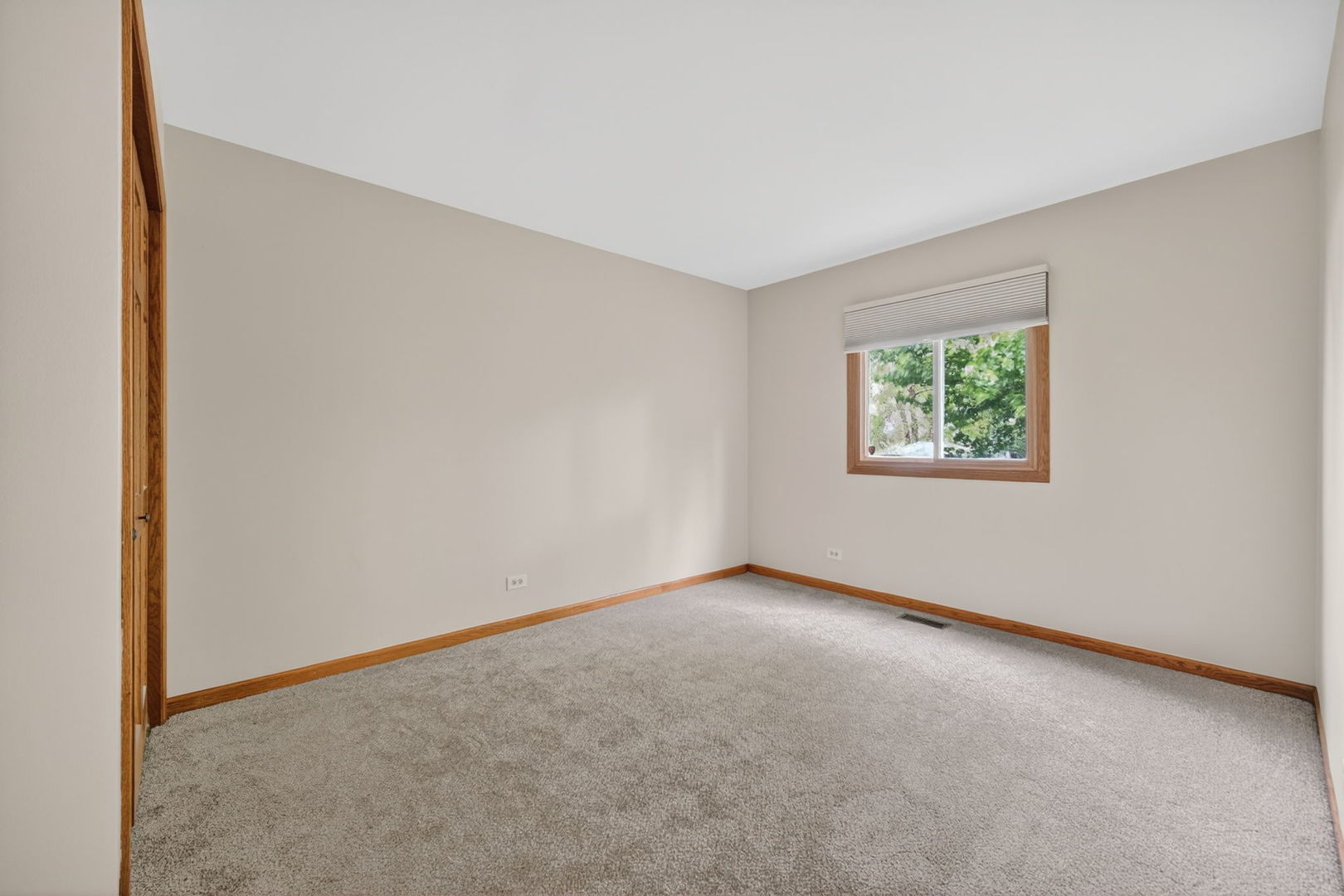 S075 Pleasant Hill Road Wheaton, IL 60187 - Photo 14 of 31