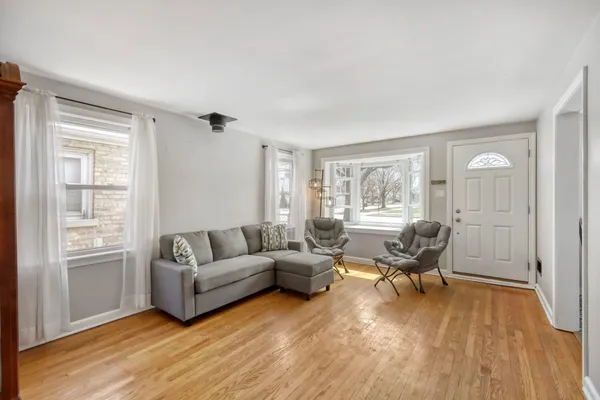 $259,900 | 3504 West 107th Street, Chicago, IL 60655