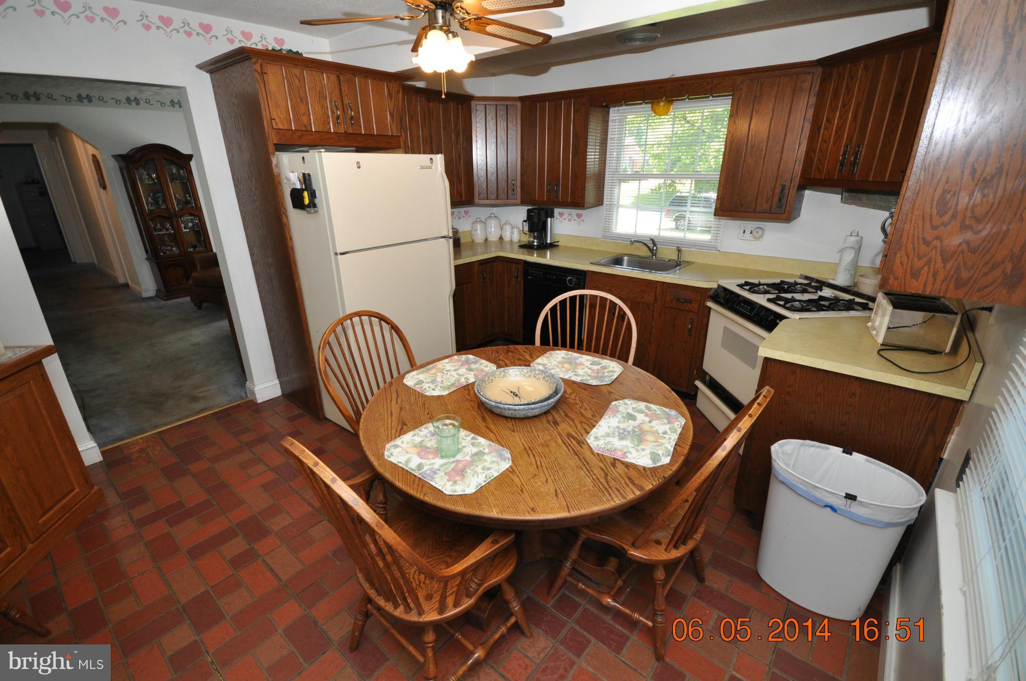 5905 Brookland Road Alexandria, VA 22310 - Photo 15 of 24 a dining room with furniture and window