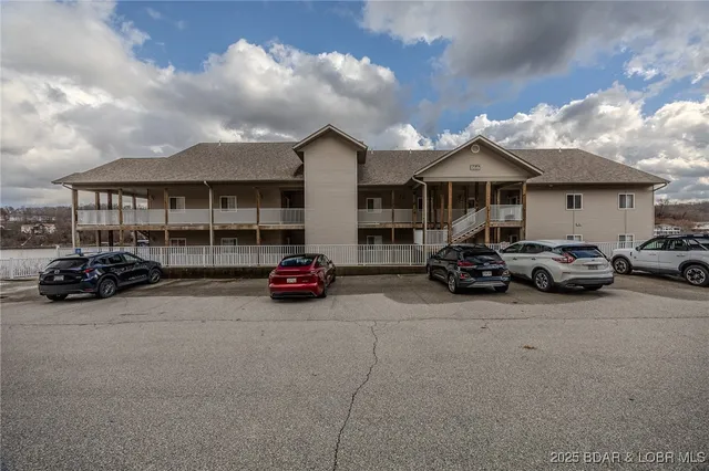 $279,000 | 166 Oak Harbor Drive, Unit 4C, Camdenton, MO 65020