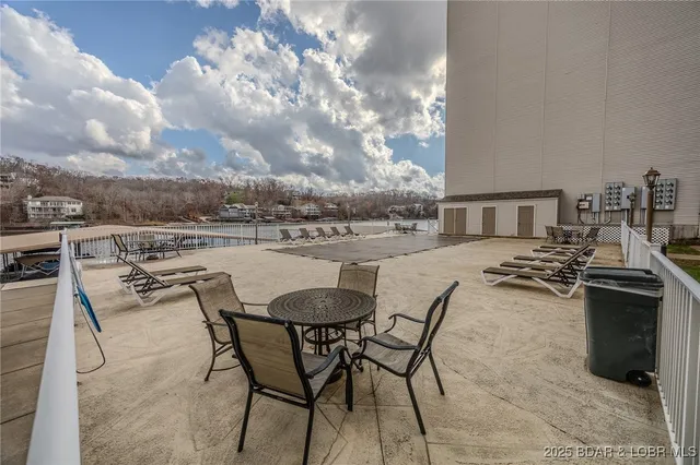 $279,000 | 166 Oak Harbor Drive, Unit 4C, Camdenton, MO 65020