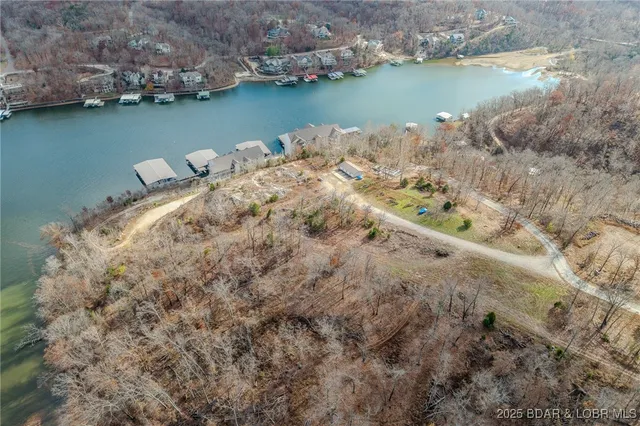 $279,000 | 166 Oak Harbor Drive, Unit 4C, Camdenton, MO 65020