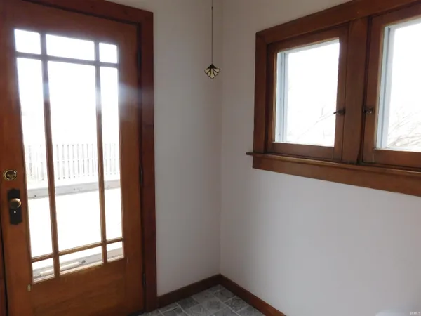 $255,000 | 3006 West Jackson Street, Muncie, IN 47304