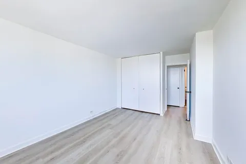 $285,000 | 1355 North Sandburg Terrace, Unit 2904, Chicago, IL 60610