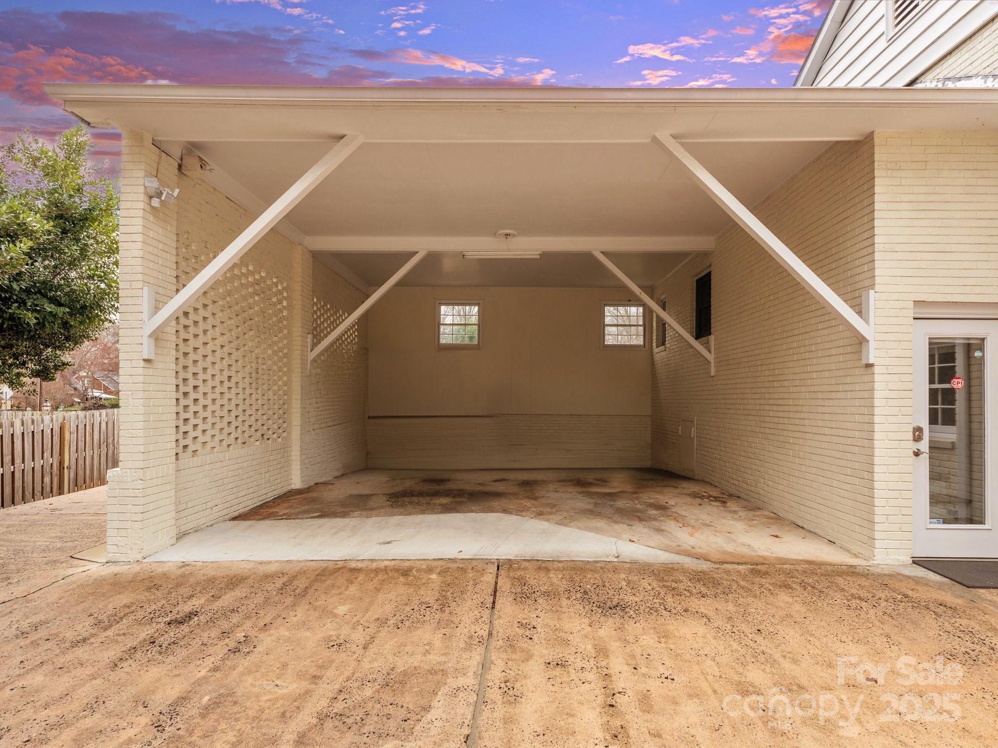 122 Lansdowne Road Charlotte, NC 28270 - Photo 19 of 21 a view of garage