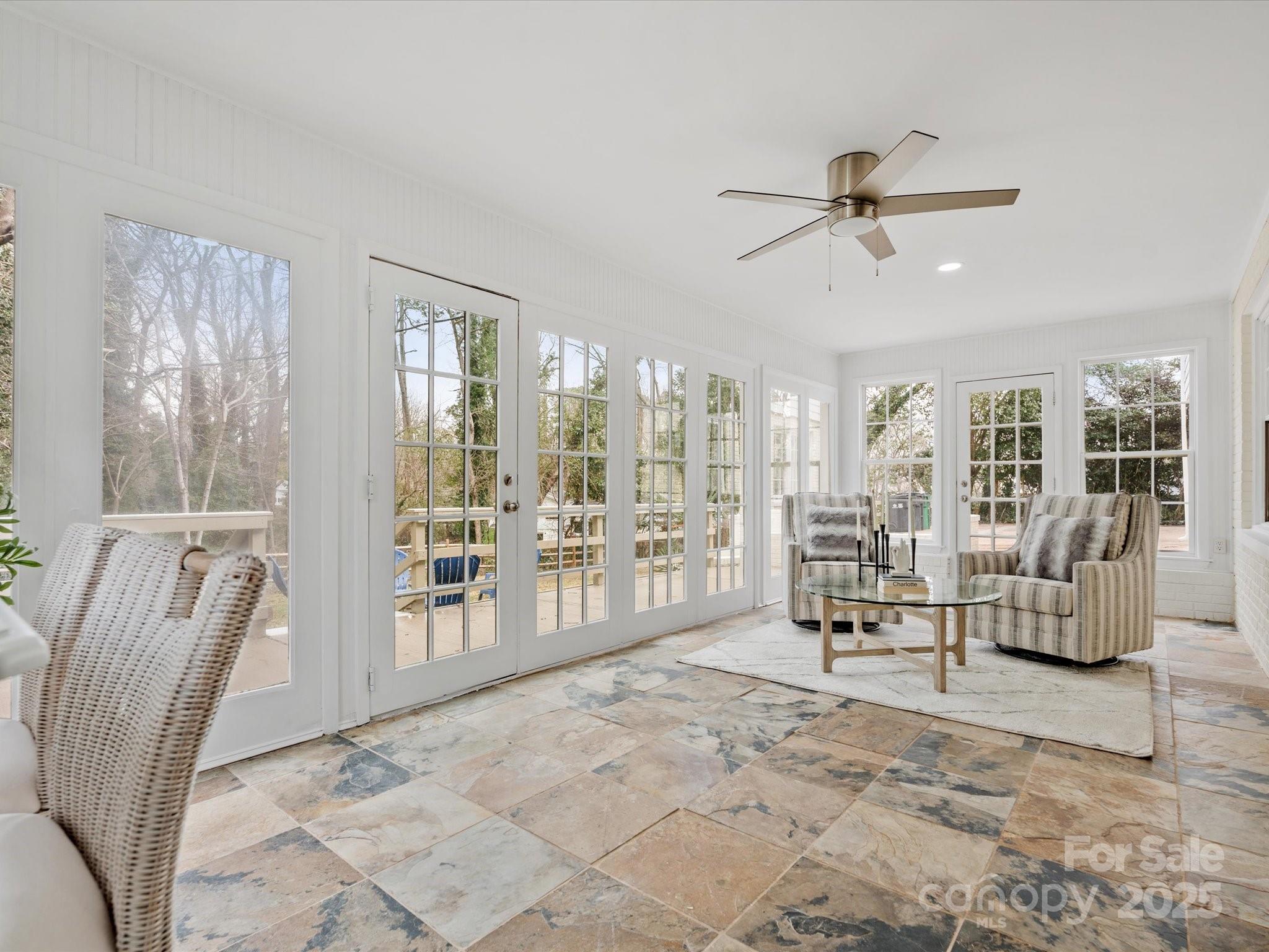 122 Lansdowne Road Charlotte, NC 28270 - Photo 7 of 21 a living room with furniture
