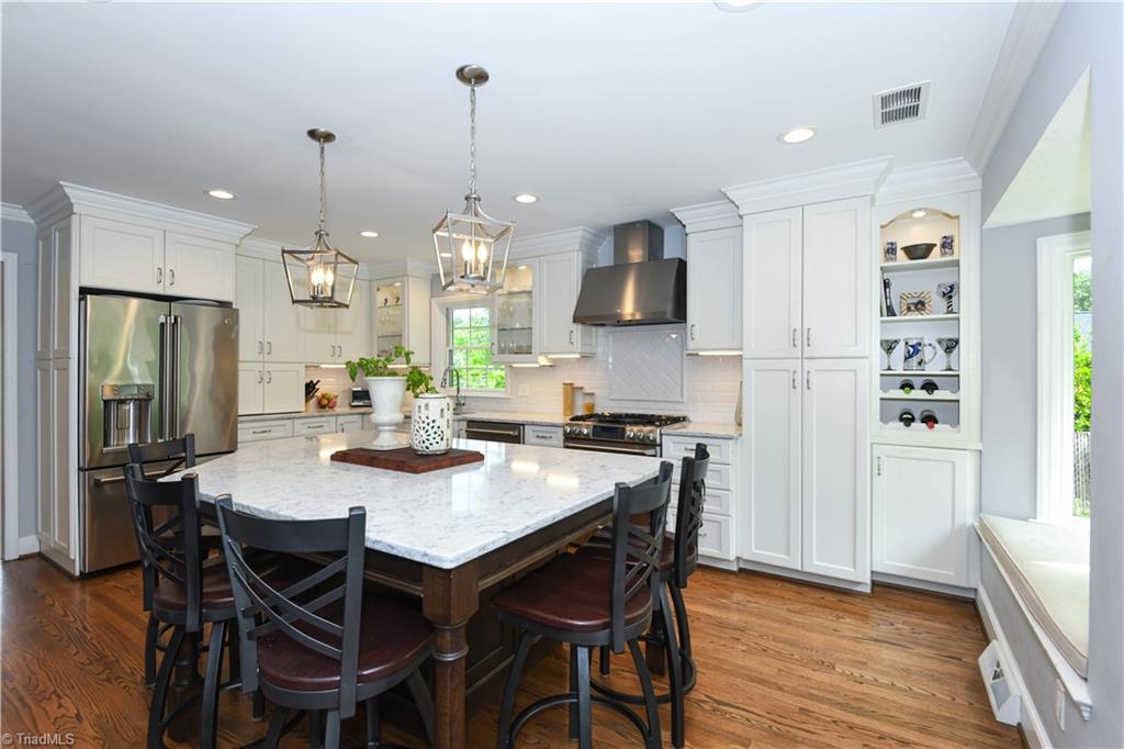2320 Danbury Road Greensboro, NC 27408 - Photo 8 of 48
