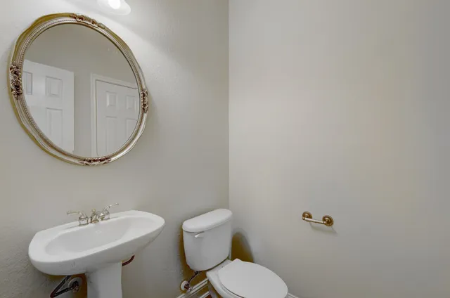 $3,950 | 1821 Village Oak Court, Austin, TX 78704