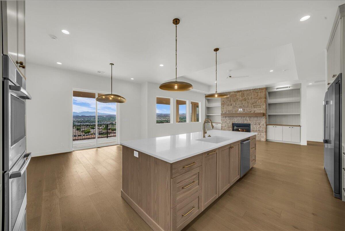 2072 South Pony Way Washington, UT 84780 - Photo 10 of 61 Kitchen