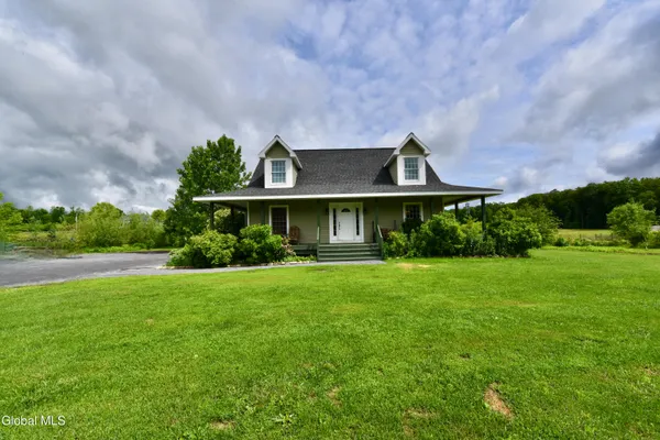 $560,000 | 605 Plummer Road, Ballston Spa, NY 12020