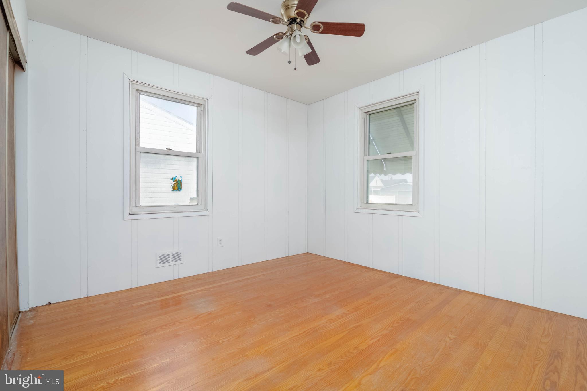 7623 Cedar Road Dundalk, MD 21222 - Photo 11 of 32 2 main floor bedrooms